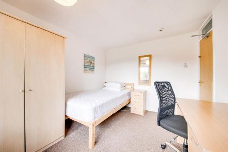 6 bedroom house to rent - Photo 4