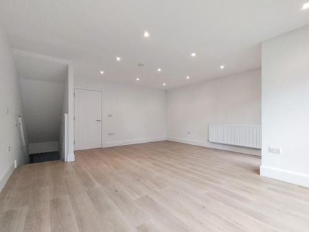 4 bedroom terraced house to rent - Photo 4