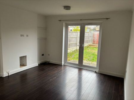 2 Bedroom House - Photo 2