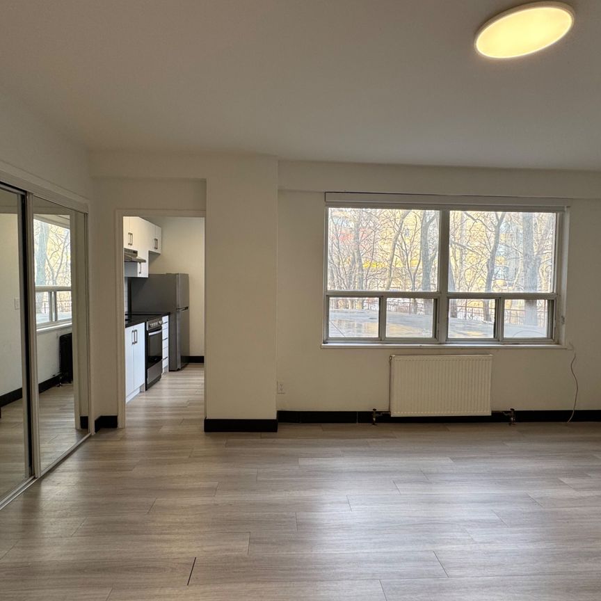 For Lease - 600 Eglinton Avenue Unit# 105, Toronto, Ontario - Photo 1