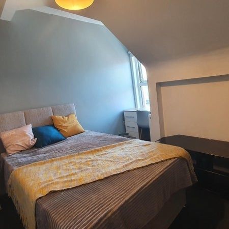 Room in a Shared House, Weaste Road, M5 - Photo 1
