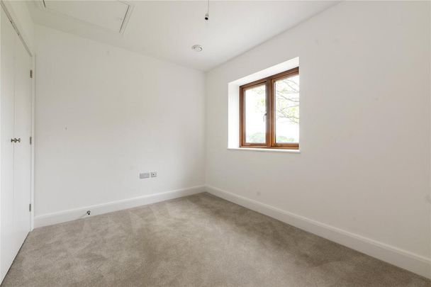 4 bedroom detached house to rent - Photo 1