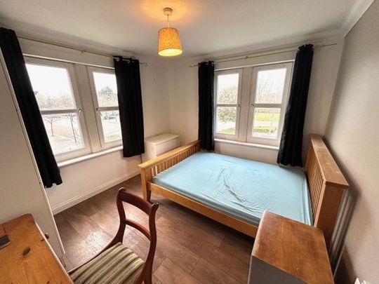 152 North Row, MK9 - Photo 1