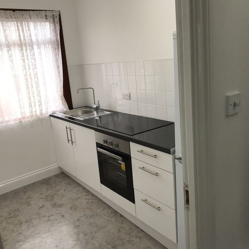 Room in a Shared House, Como Road, SE23 - Photo 1