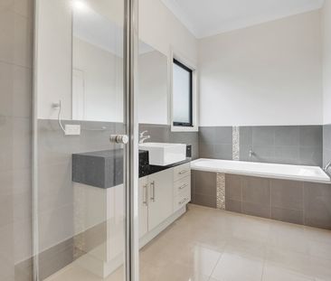 3/103 Rennie Street, Coburg VIC 3058 - Photo 4