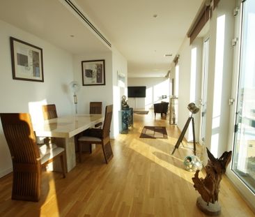 2 bedroom Penthouse to let - Photo 6