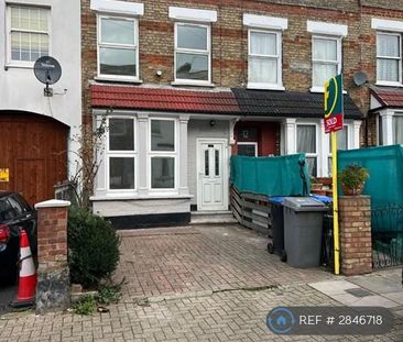 4 bedroom semi-detached house to rent - Photo 4