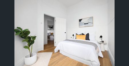 A Refined Edwardian Sanctuary with Inner-Urban Prestige - Photo 2