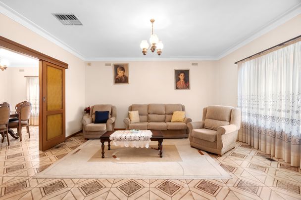 Spacious 4-Bedroom Home in Lalor - Photo 1