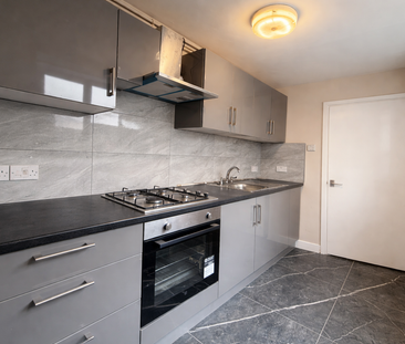 2 Bedroom Terraced House for Rent - Photo 3