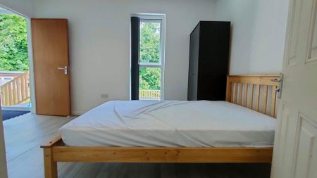 House of multiple occupation to rent - Photo 3