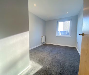 2 Bed Flat, Commerell Street, SE10 - Photo 4