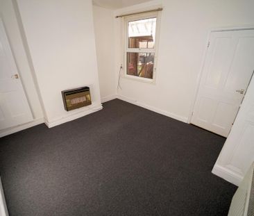 3 bedroom terraced house to rent - Photo 6