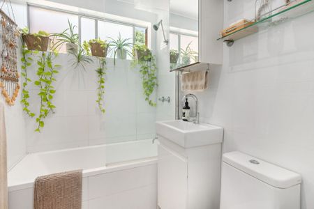 Lifestyle Apartment with Leafy Golf Course Outlook - Photo 4