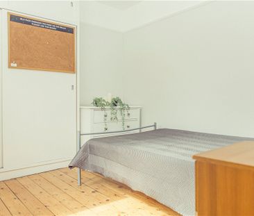 Guildford, Surrey, GU2 9TA - Photo 3