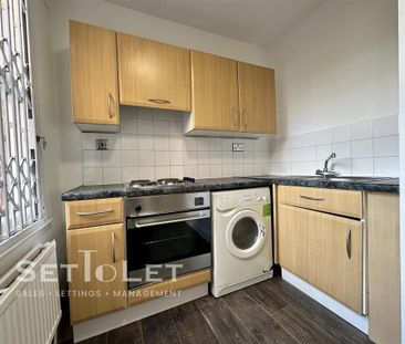 Studio to rent - Photo 2