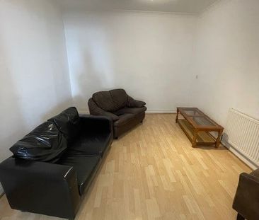 5 Bed Terraced House, Cobden Road, BN2 - Photo 4