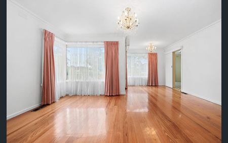 5 Brady Avenue, Clayton South VIC 3169 - House For Rent | Domain - Photo 3