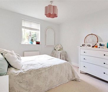 2 bedroom end of terrace house to rent - Photo 6