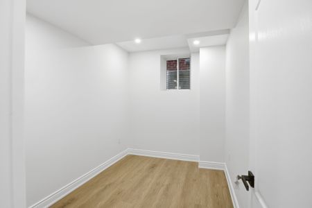 For Lease - 406 Thornborrow Court Unit# Basement, Milton, Ontario - Photo 3