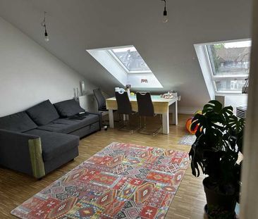 Moderne, kernsanierte 2,5 Zimmerwohnung mit großer Wohnküche! - Photo 1
