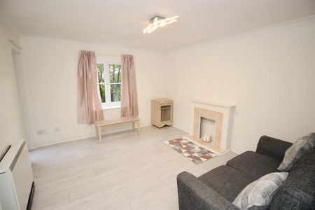 Blagdon Court, Belvedere Gardens, Benton, Newcastle Upon Tyne NE12 - Photo 2