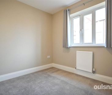 3 bedroom semi-detached house to rent - Photo 6