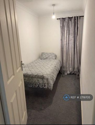 5 bedroom terraced house to rent - Photo 3