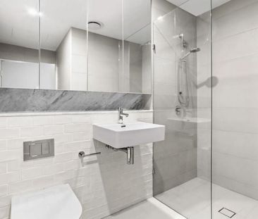 Modern one Bedroom Urban Retreat - Photo 5