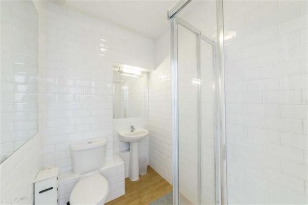 1 Bedroom Flat To Let - Photo 1