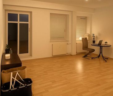 2-Zimmer-Wohnung großer Balkon & Aufzug - ab 01.12 oder später - Foto 1