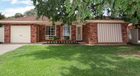 29 Grevillea Crescent, Lake Albert, NSW - Photo 4