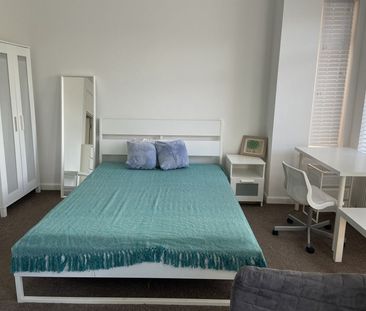 Room in a Shared House, Arthur Road, SO15 - Photo 2