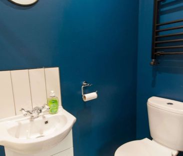 Brook Street Room 2 - Photo 4