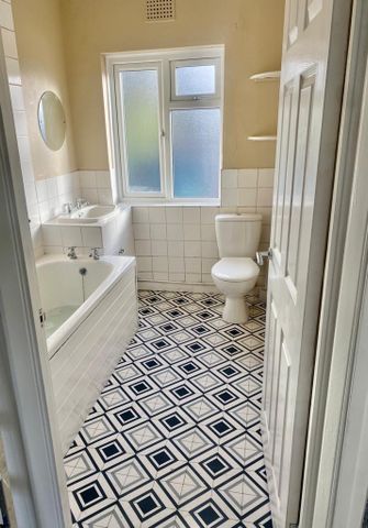 2 bedroom maisonette to rent - Photo 4