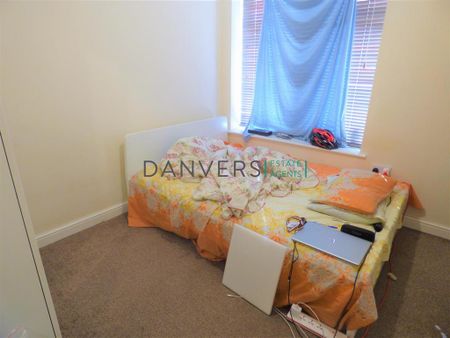 4 bedroom apartment to rent - Photo 4