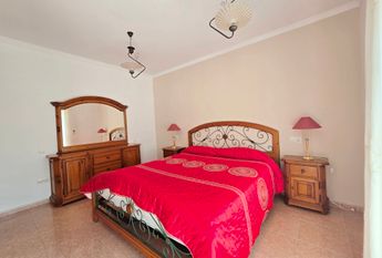 LONG TERM RENTAL Beautiful villa with sea views for rent in Benissa coast with 5 bedrooms.