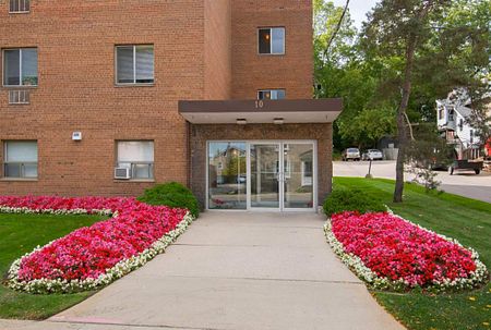 Cedar Towers Apartments - Photo 3