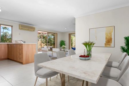 Spacious Four Bedroom Contemporary Home - Photo 3