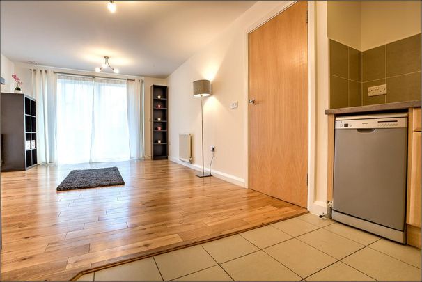 2 bedroom flat to rent - Photo 1