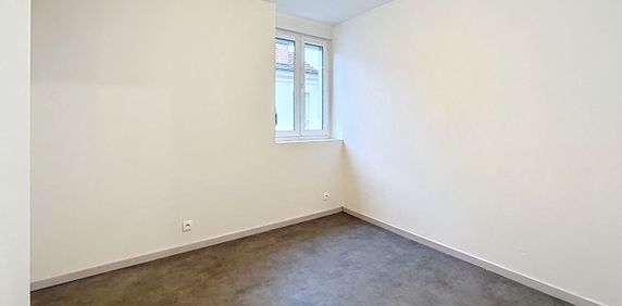 Appartement à louer - REIMS - PROCHE AVENUE DE LAON - Photo 2