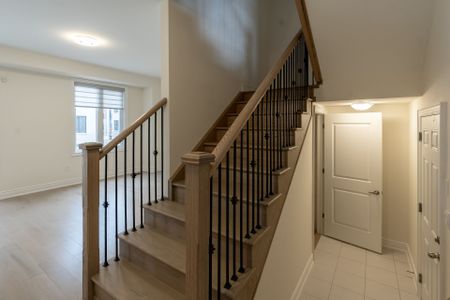 For Lease - 510 New England Court, Newmarket, Ontario - Photo 4