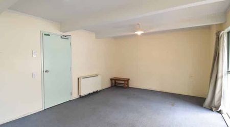 Rooms Available now and 2025 - Photo 2