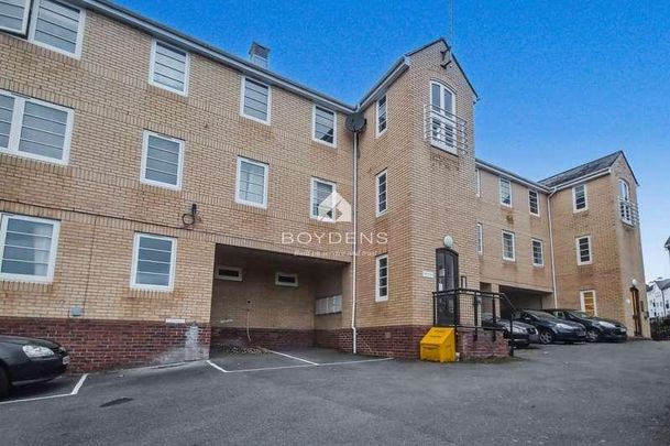 Mazers Court, Braintree, CM7 - Photo 1
