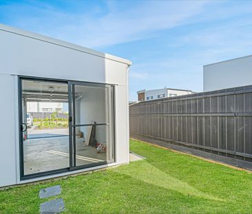 Elegant Townhouse in the Vibrant Aura Community of Nirimba - Photo 3