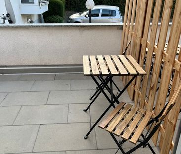 Wohngemeinschaft, Zimmer im Erdgeschoss mit Terrasse zu vermieten - Photo 1