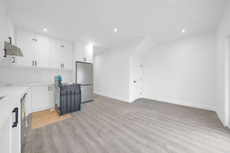 For Lease - 474 Montrose Avenue Unit# Second, Toronto, Ontario - Photo 3