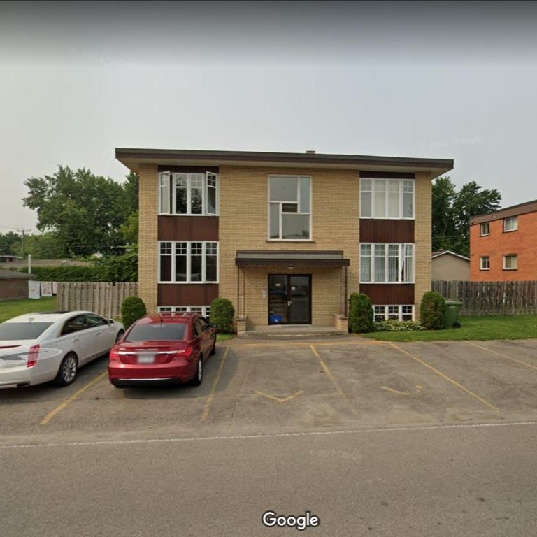 Grand logement 4 1/2 a louer 1mois gratiut - pas d,augmentation avant 2028 - Photo 1