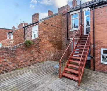 5 bedroom maisonette to rent - Photo 2