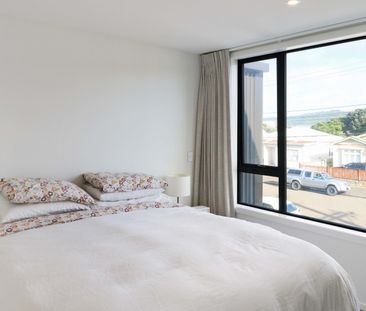 Petone Townhouse - Photo 1